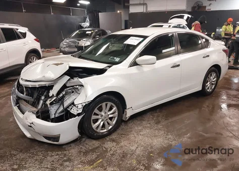 2015 Nissan Altima 2.5 S z USA, uszkodzony, nr VIN 1N4AL3AP1FC152438